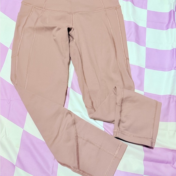 Victoria Sport Knockout High-Rise Capri Leggings - Rose Mauve - XS - Picture 8 of 16